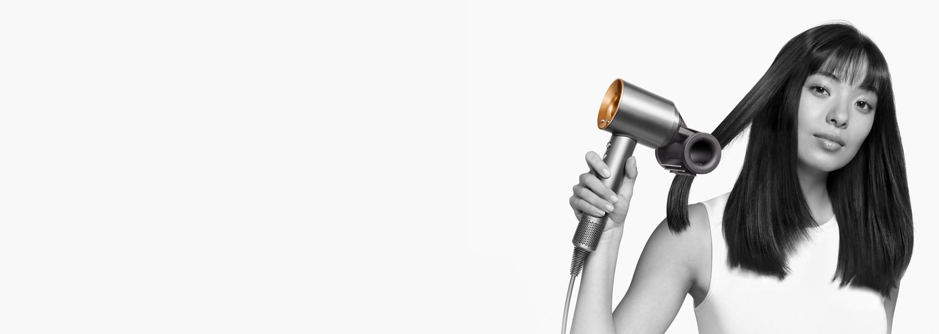 Model using a Dyson Supersonic with the new Flyaway smoother