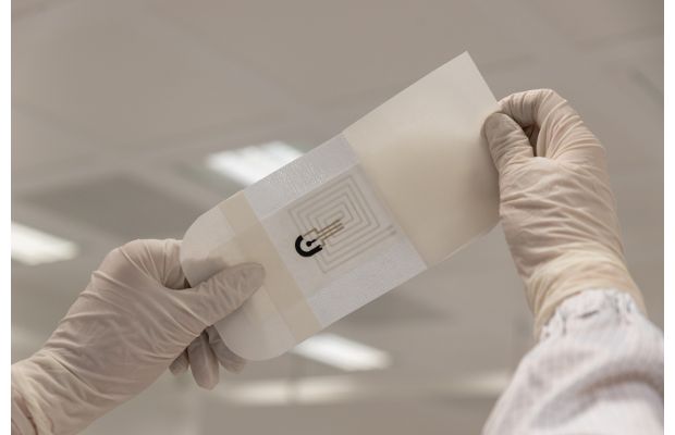 Czujnik i antena inteligentnego opatrunku SmartHEAL