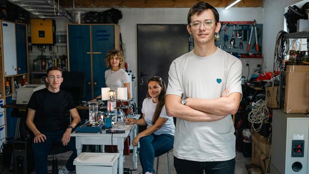 Zdjęcie zwycięzców krajowego etapu konkursu Jamesa Dysona w Polsce 2024