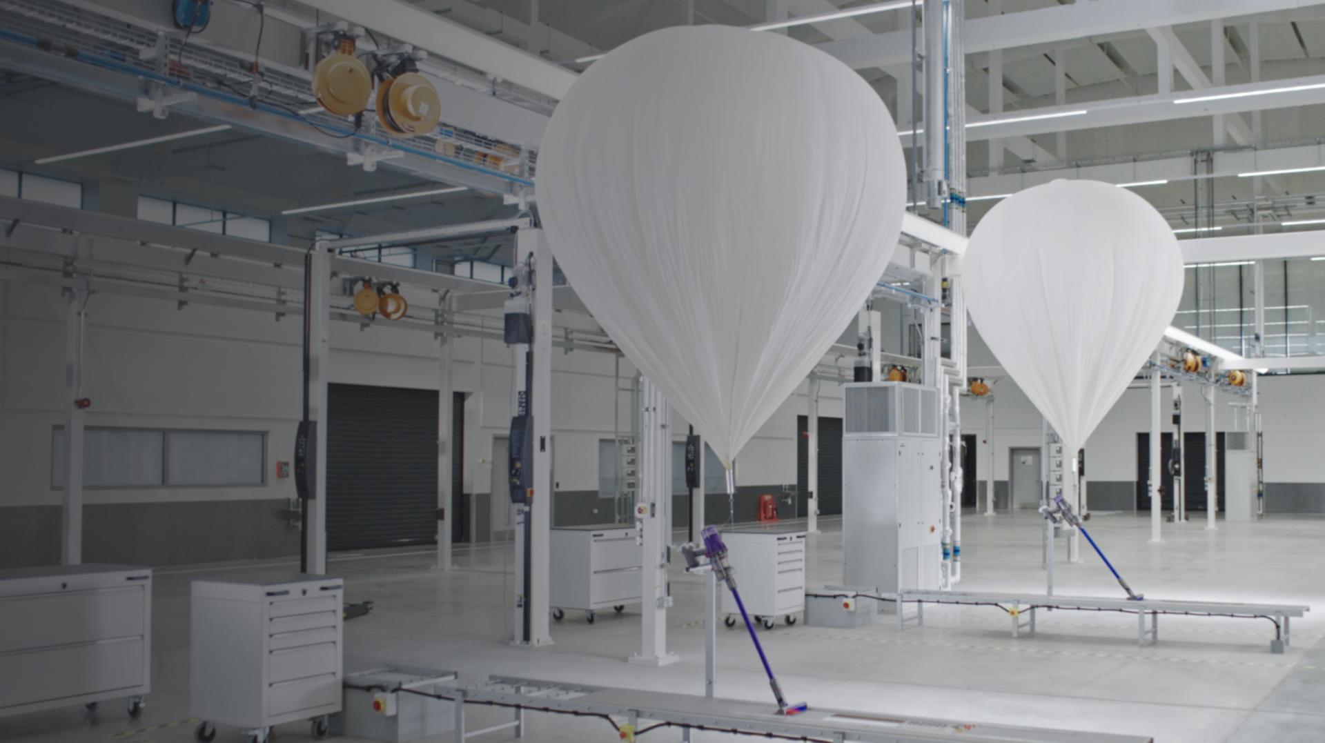 Image of Dyson Digital Slim™ vacuum on a balloon