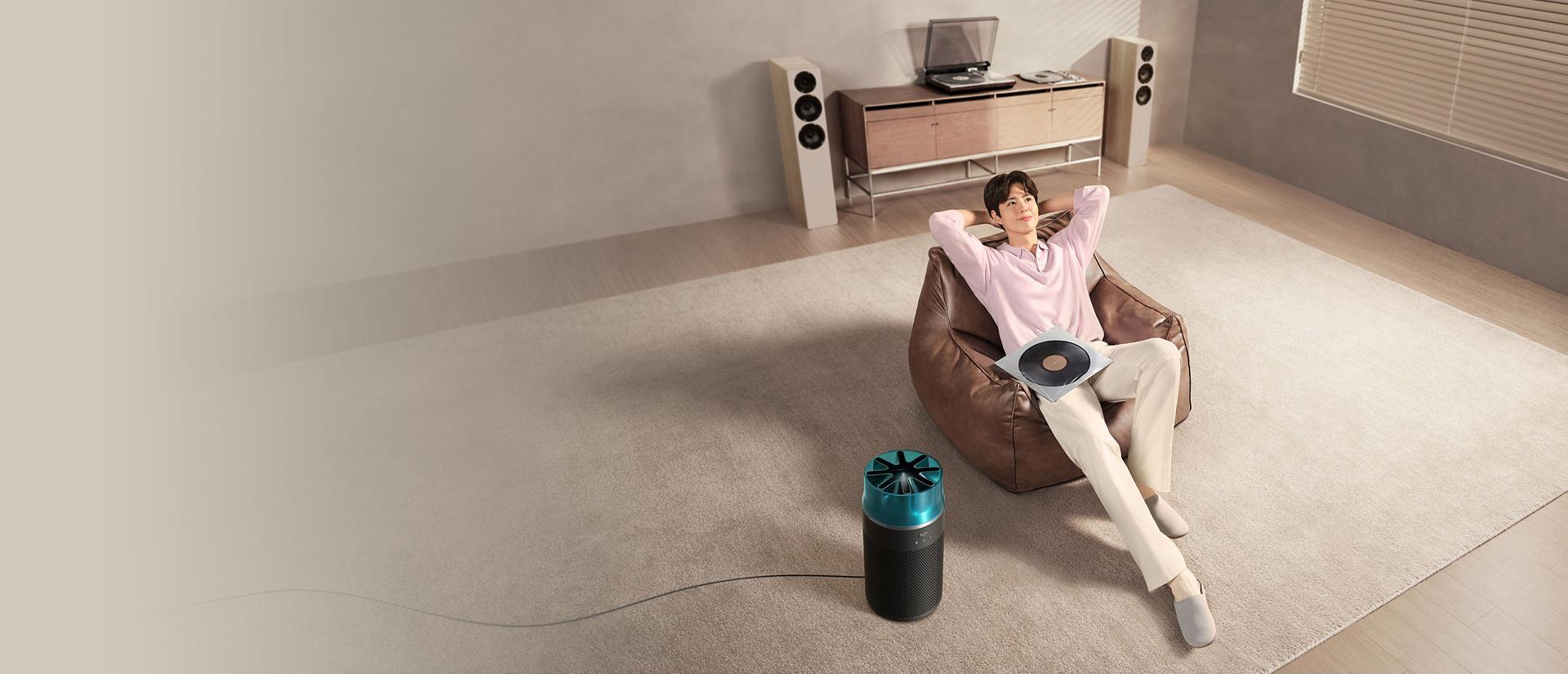 The Dyson HushJet Compact Purifier projects purified air in a large room.