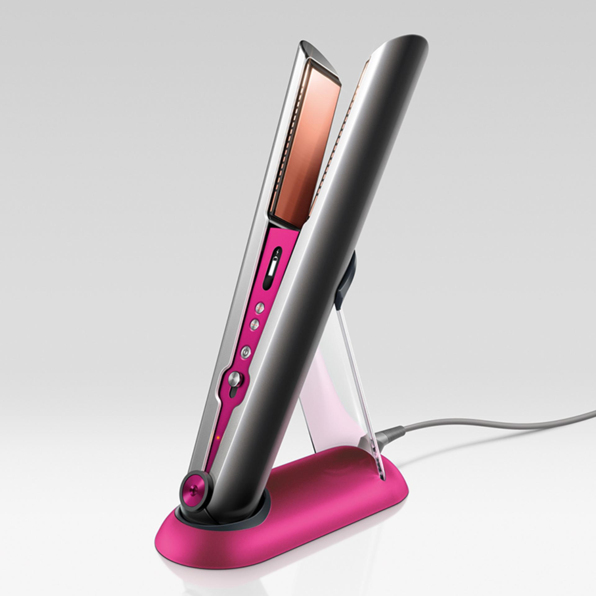 Prostownica Dyson Corrale na stacji dokującej