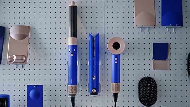 Dyson Blue Blush renk serisi.