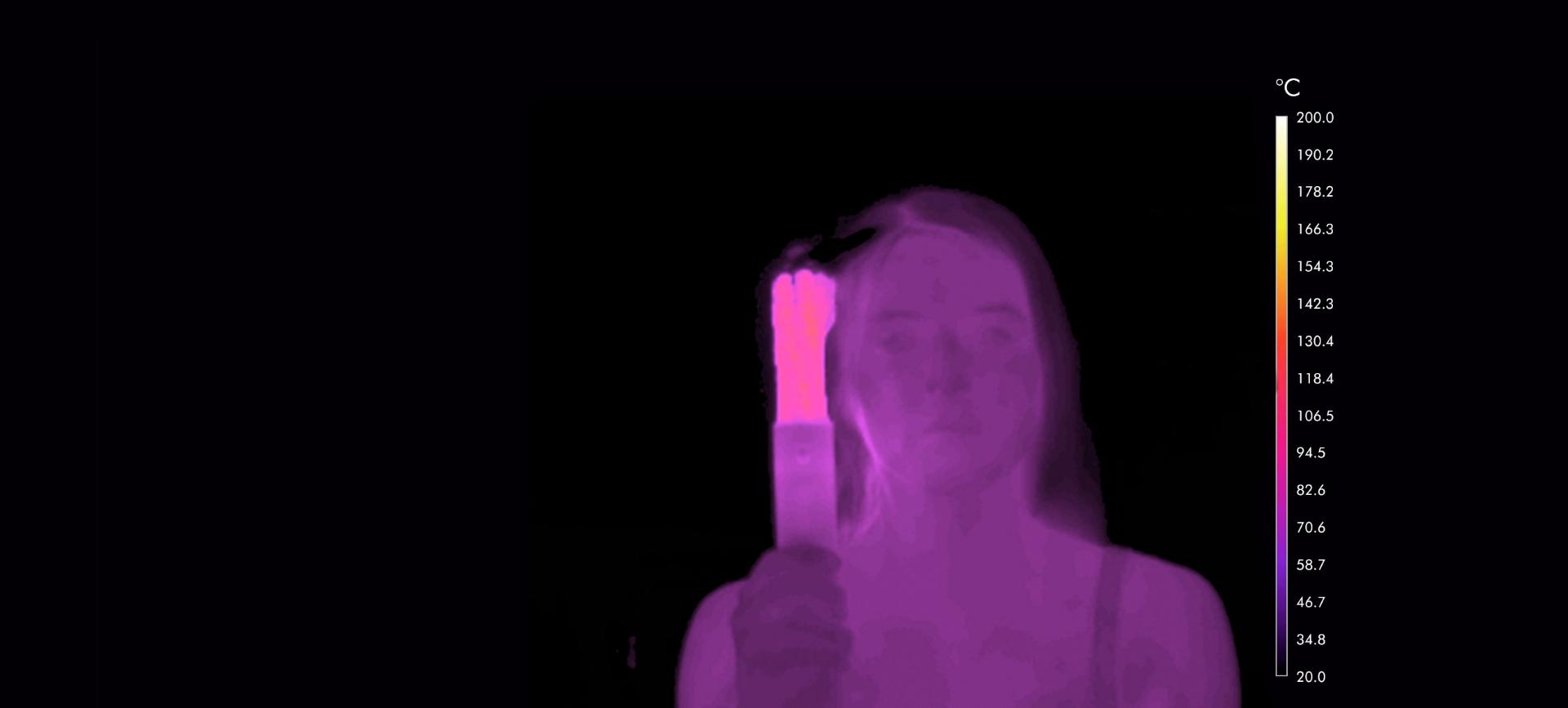 A diagram to show the Dyson Airwrap™ hair styler not reaching extreme temperatures