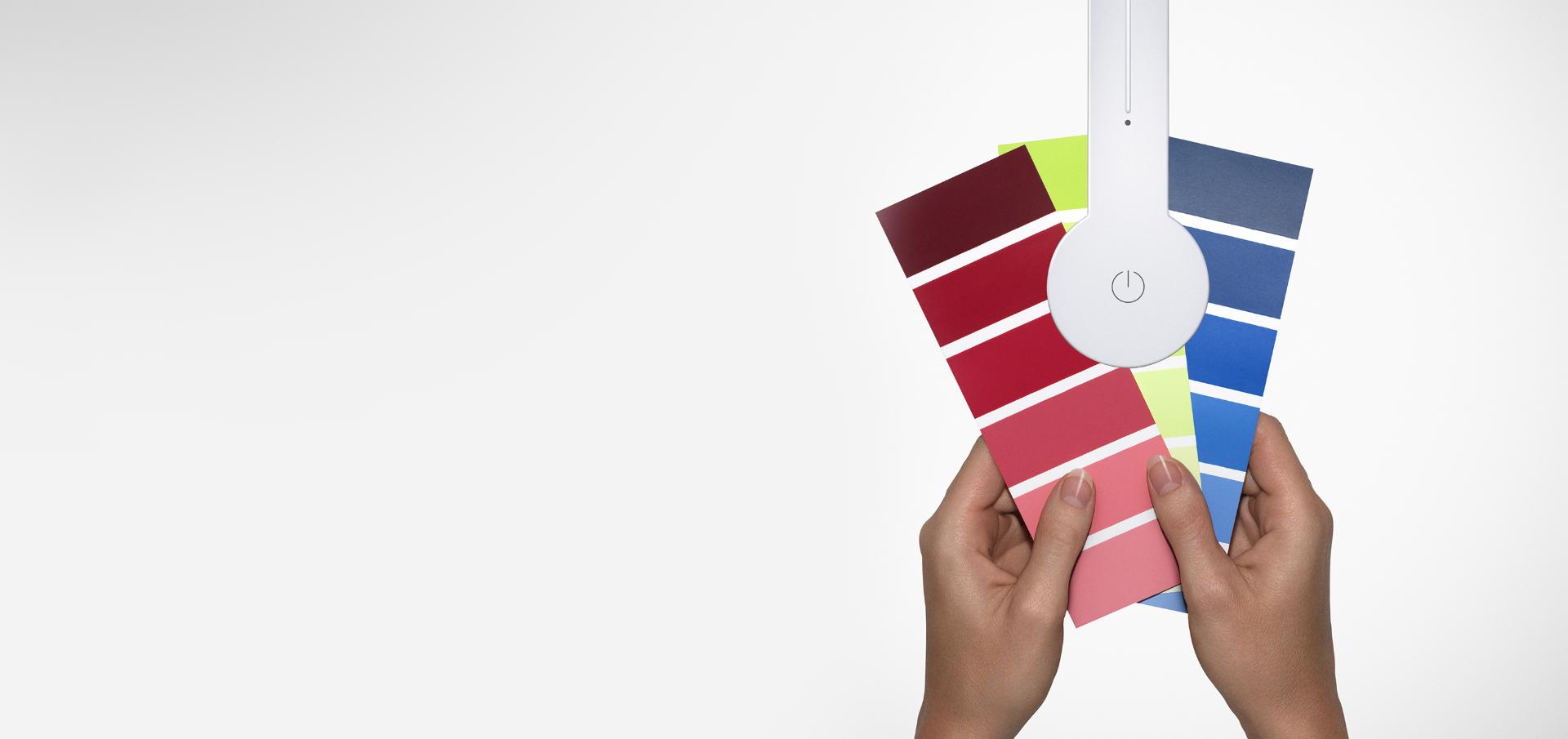 Choose from 3 different light settings with auto-adjust