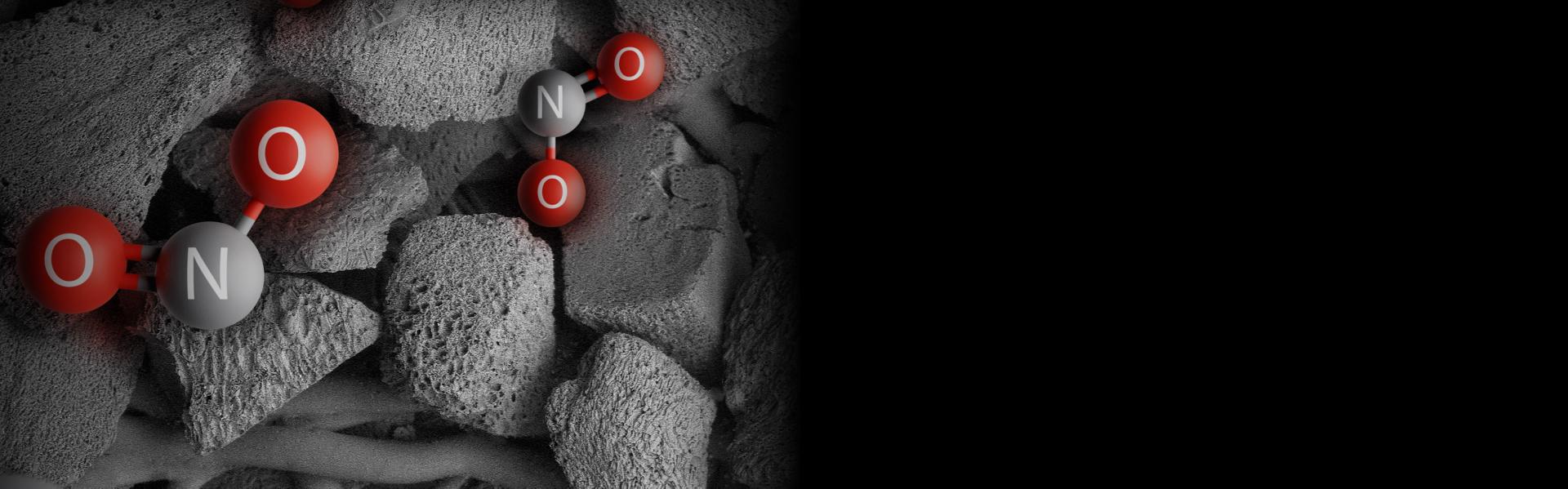 جزيئات ثاني أكسيد النيتروجين المُولَّدة بالحاسوب والمحتجزة في فلتر K-Carbon.