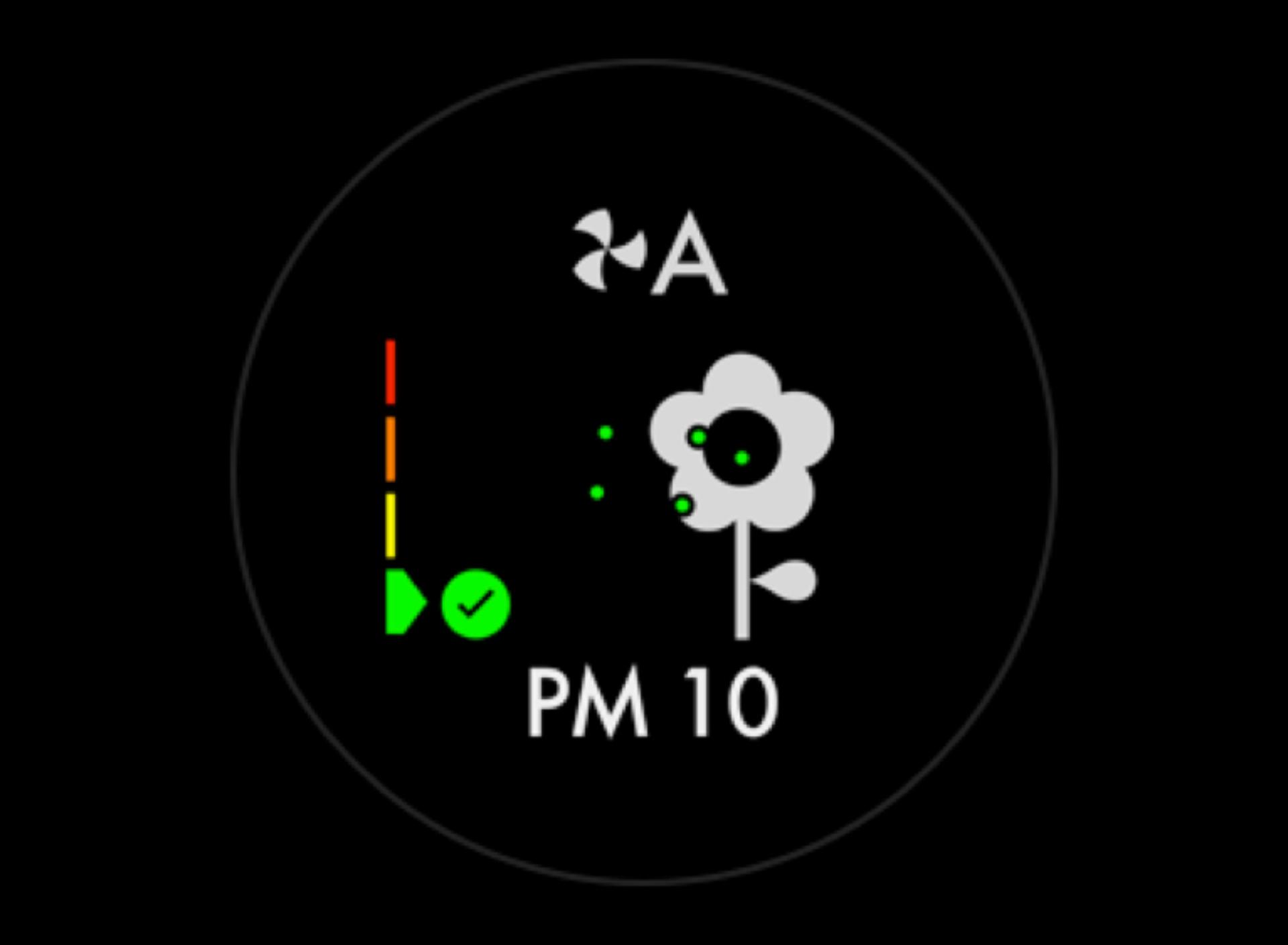 PM10 icon on the LCD screen showing good air quality