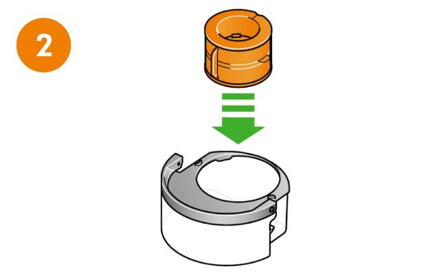 Scoateți capacele filtrelor și rezervorul de apă