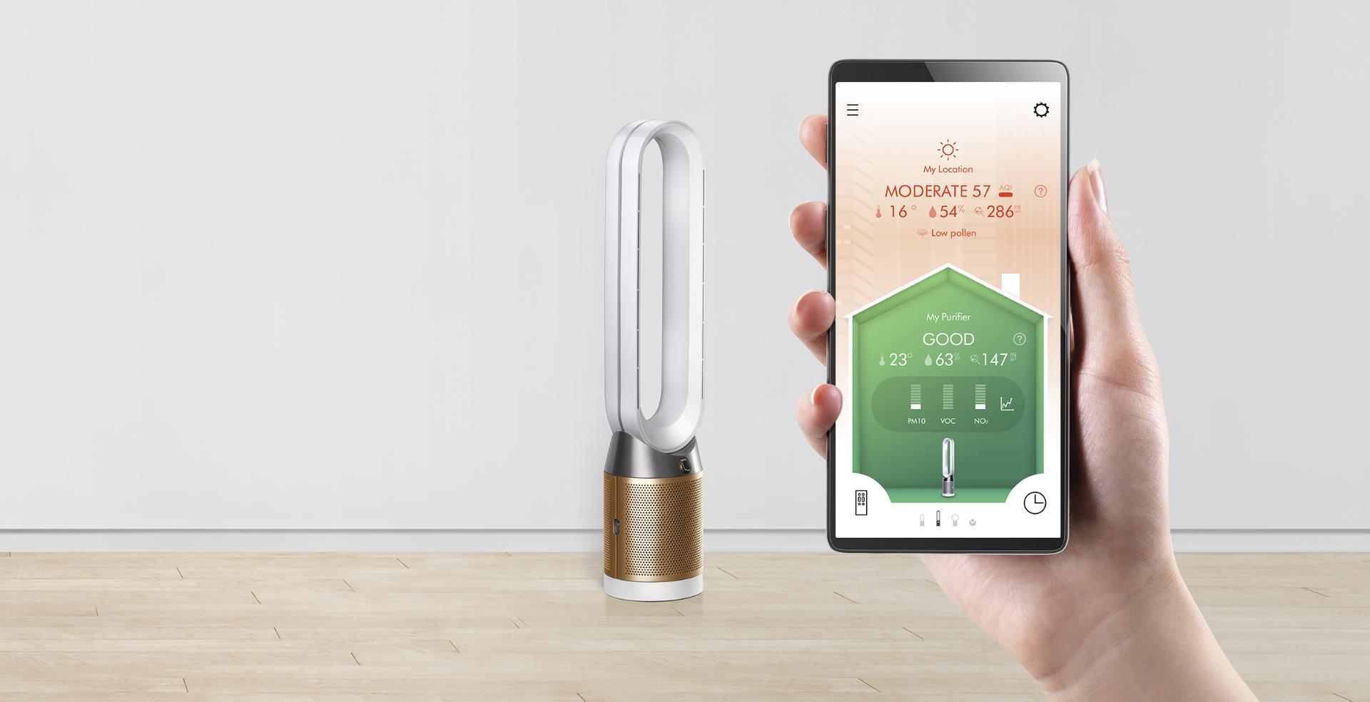 A person using the Dyson Link app to remotely control their purifier fan.