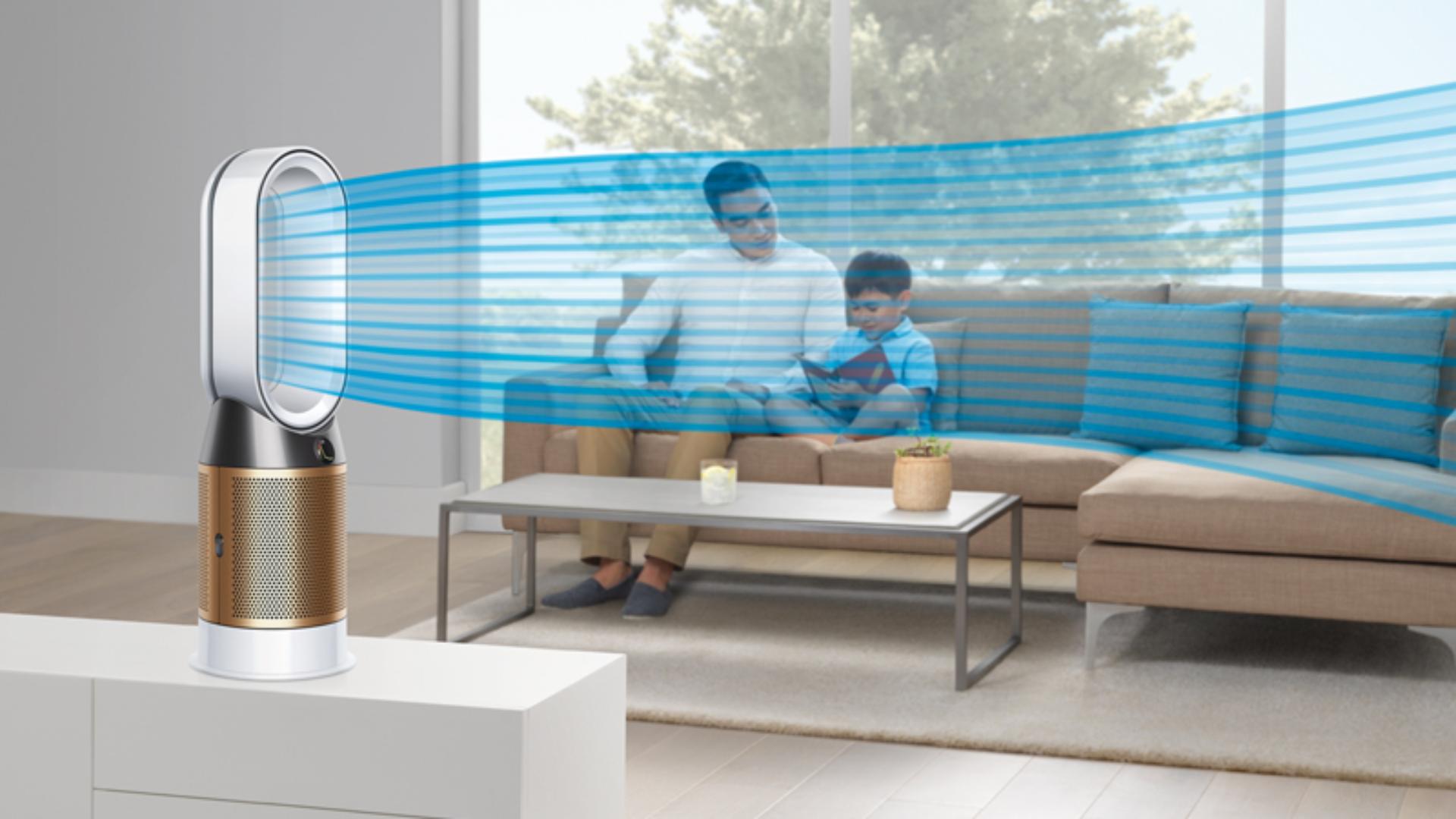 A family relax in a stream of purified air in Fan mode.