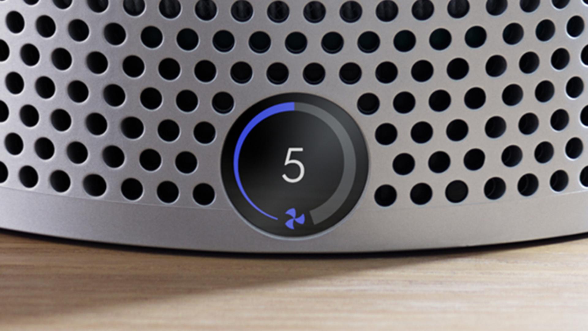 3Based on time used. Filter life varies according to pollution levels. Person changing the filter on their Dyson Pure Cool Me