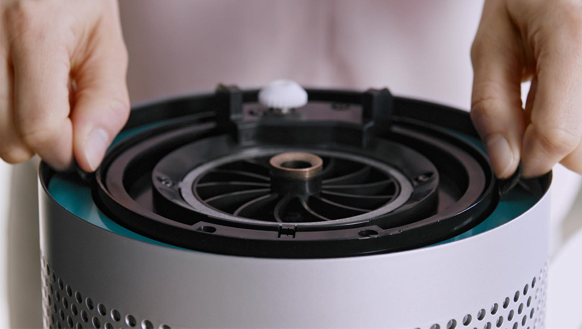 Video for changing a Dyson purifier filter