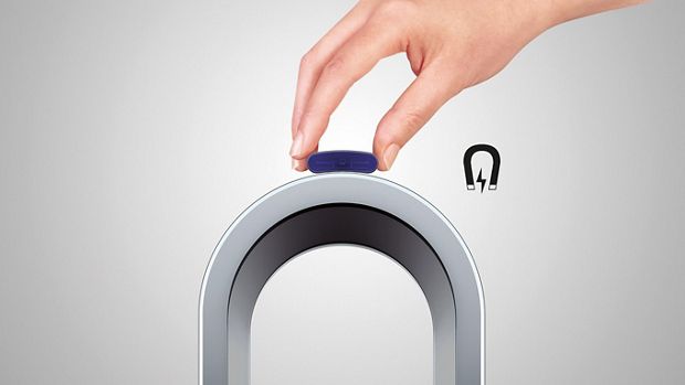 صورة مُقرّبة لوحدة التحكم عن بُعد للمروحة المُنقية للهواء Dyson Pure Cool™‎