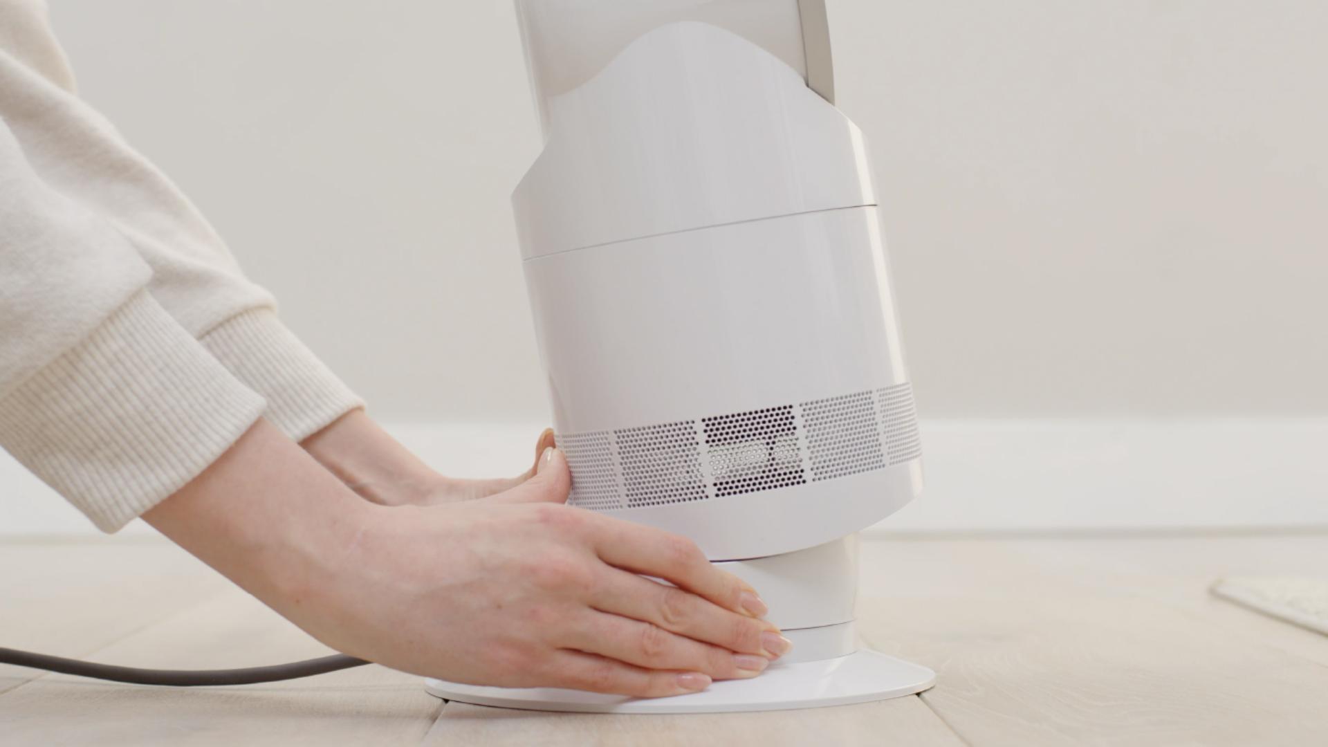 Machine owner tilting the machine to adjust airflow