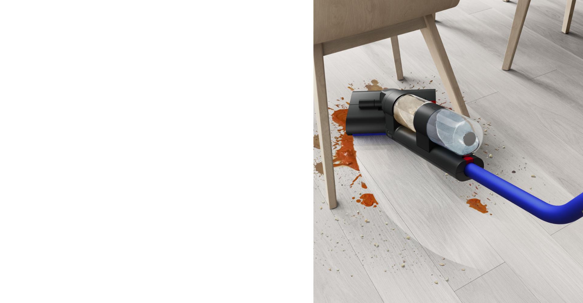 Drėgnojo valymo prietaisas „Dyson WashG1™“ naudojamas su kietųjų grindų dangų valymo tirpalu „Dyson 02 Proproduct“ grindims.