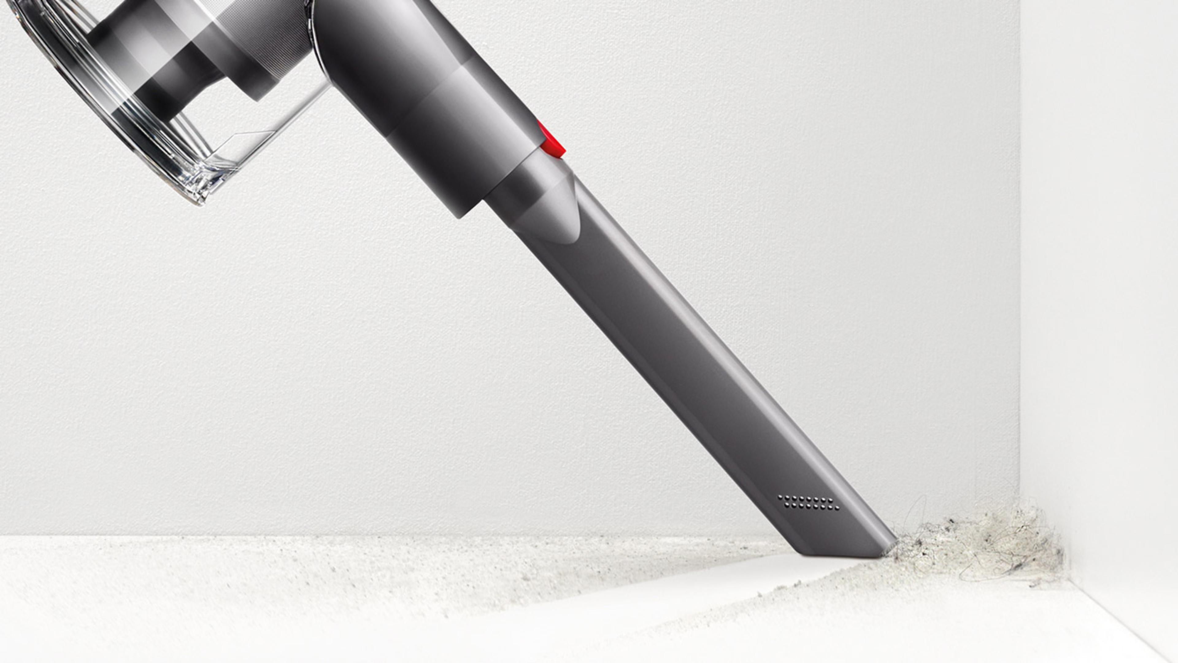 The Light pipe crevice tool cleaning in a dark corner