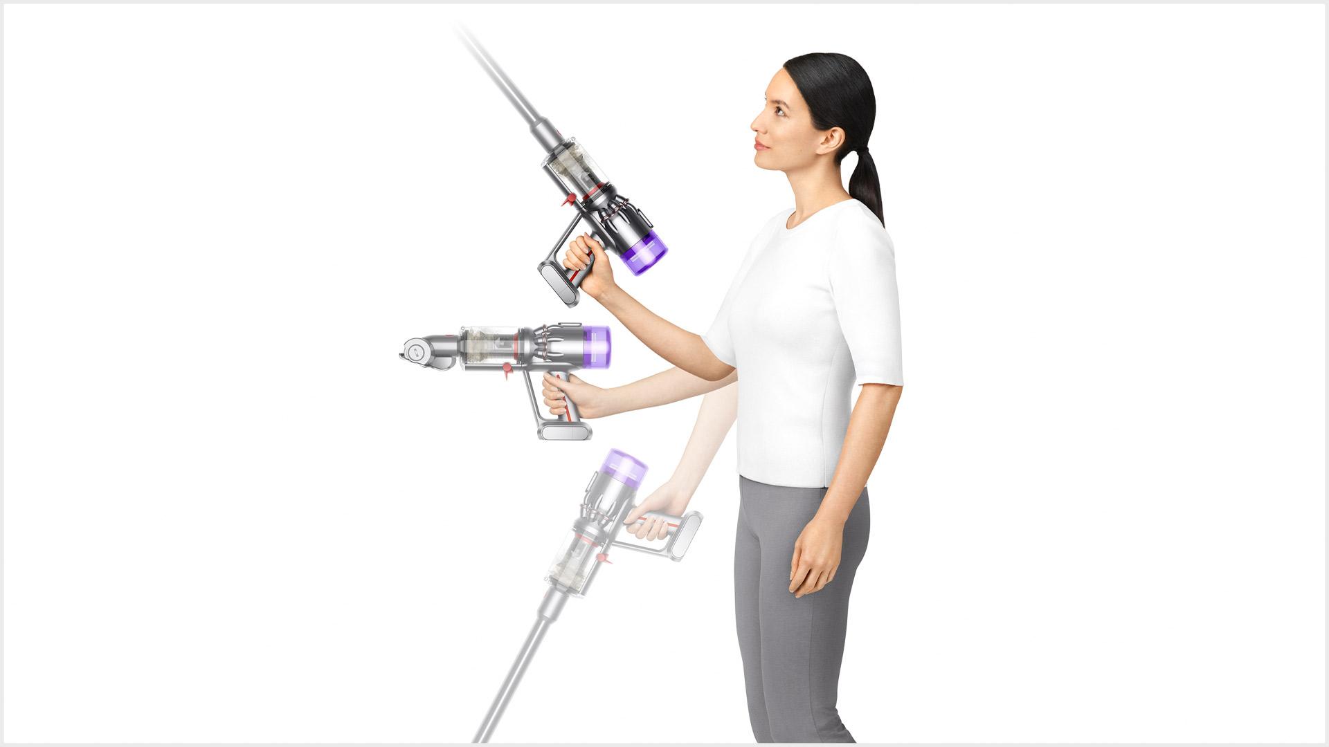 使用Dyson Micro 1.5kg吸塵機清潔家居上下各處的女士