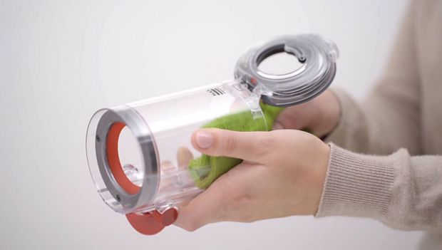 Video care arată cum se curăță recipientul