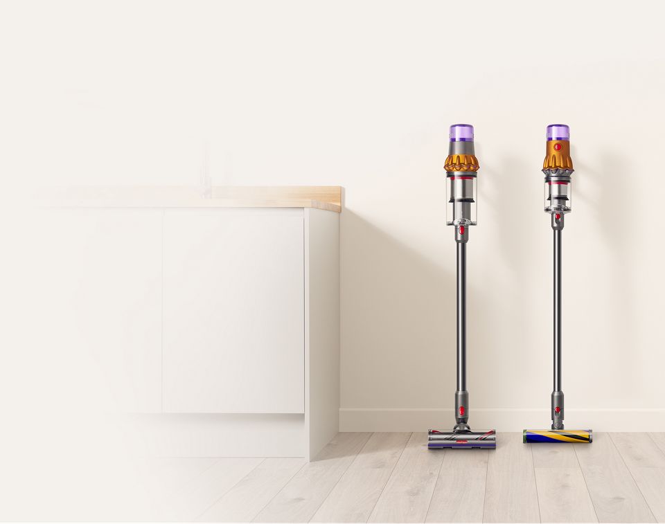 Dva usisavača Dyson V12 Slim.