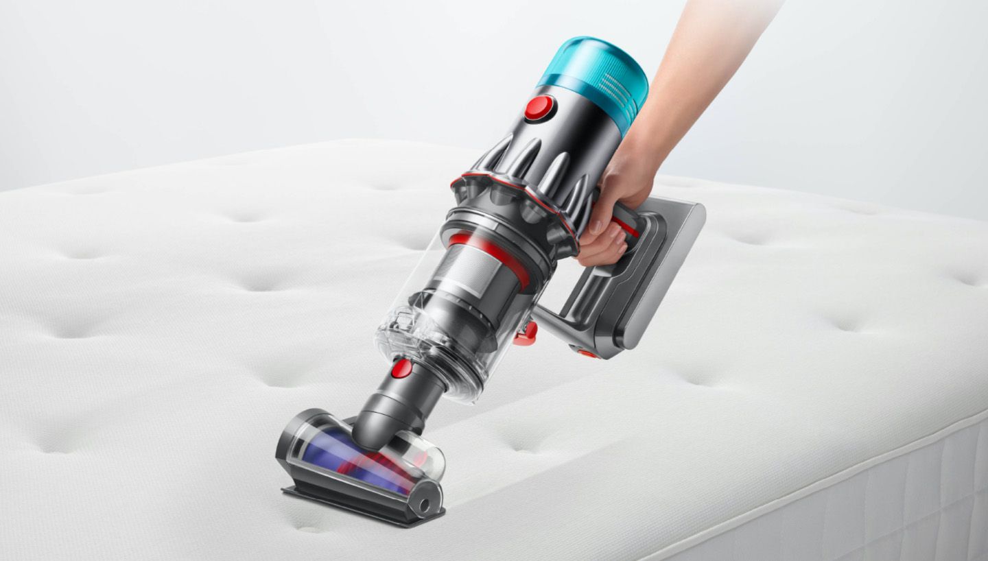 Aspirapolvere Dyson utilizzato per pulire un materasso