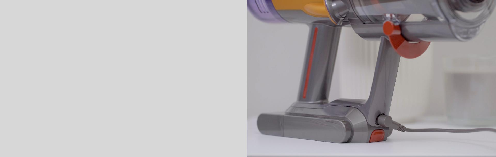 Video showing how to charge the battery.