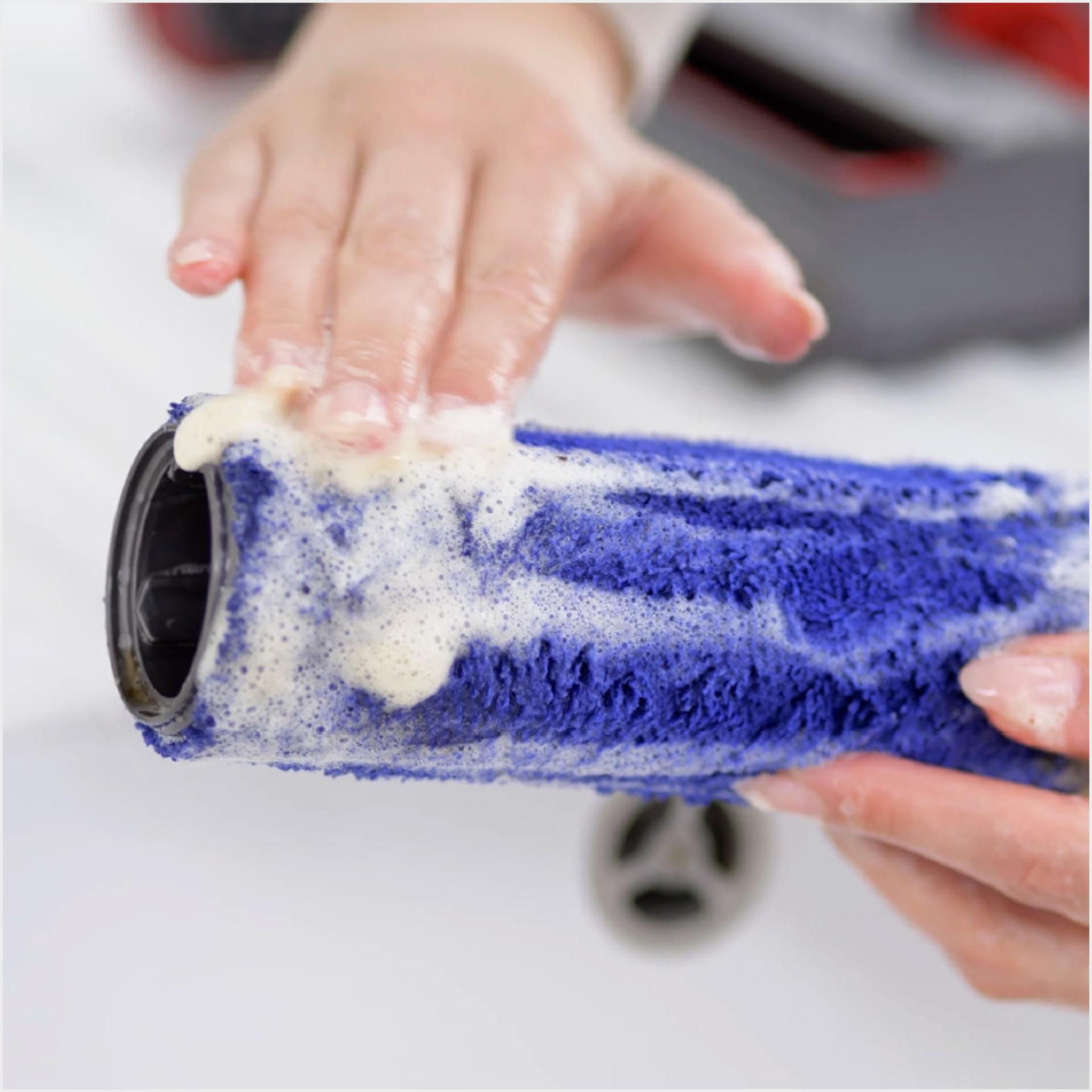 Wet roller is washed with diluted detergent.