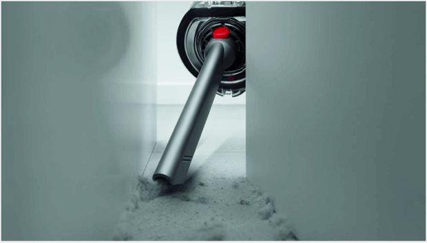 Crevice tool picking up dust