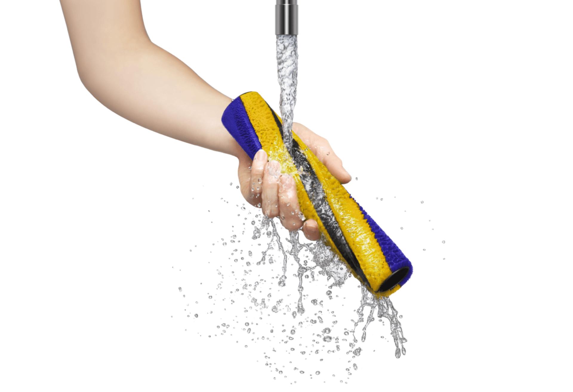 Image from video about washing the Soft roller cleaner head