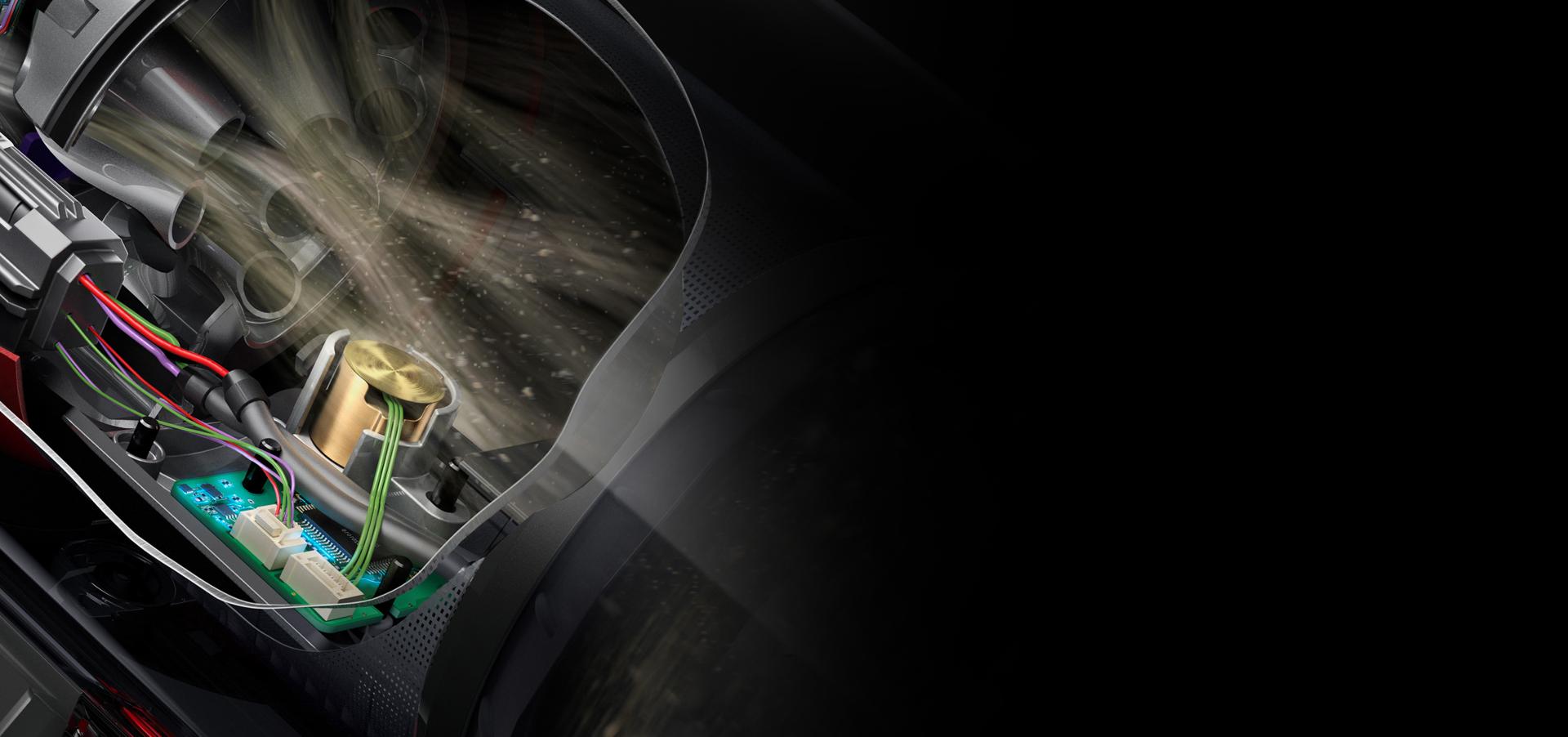 لقطة مقتطعة لجانب مكنسة Dyson V15s توضح المخلفات التي تتم فلترتها من خلال الجهاز عبر المستشعر.