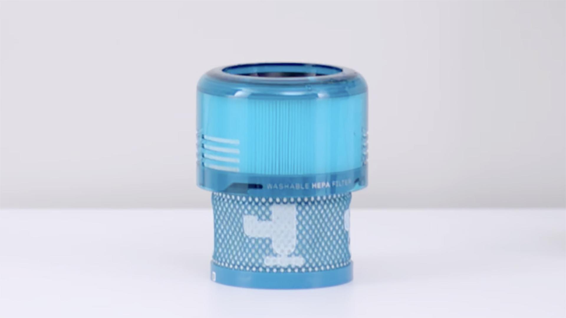 الفلتر بينما يتم وضعه في مكان جيد التهوية.