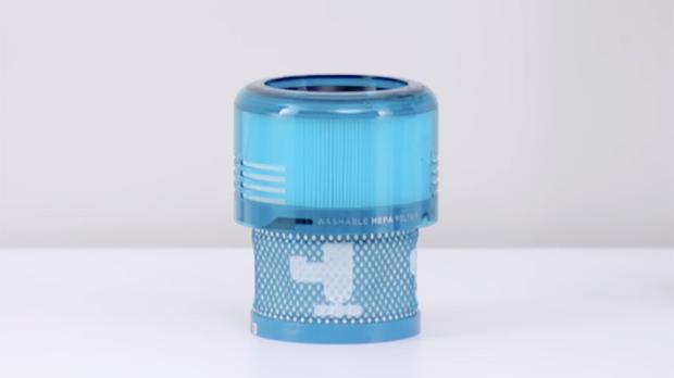 الفلتر بينما يتم وضعه في مكان جيد التهوية.