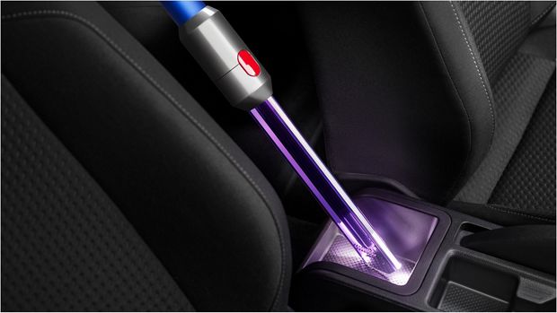 Light-pipe crevice tool cleaning a tight space