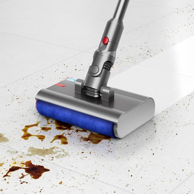 마룻바닥의 물기와 오염물질을 닦아내는 서브마린 물 청소 헤드.