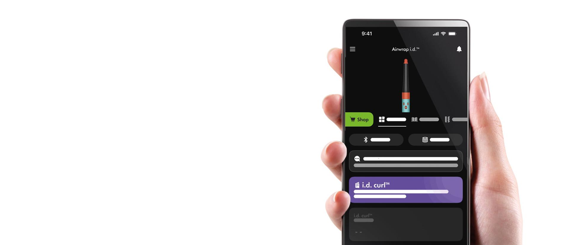 手提電話被握住,屏幕顯示MyDyson™ 應用程的個人造型程序。