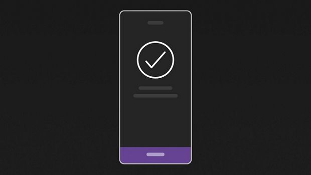 Tālruņa ekrāns ar atzīmētu ķeksīti.