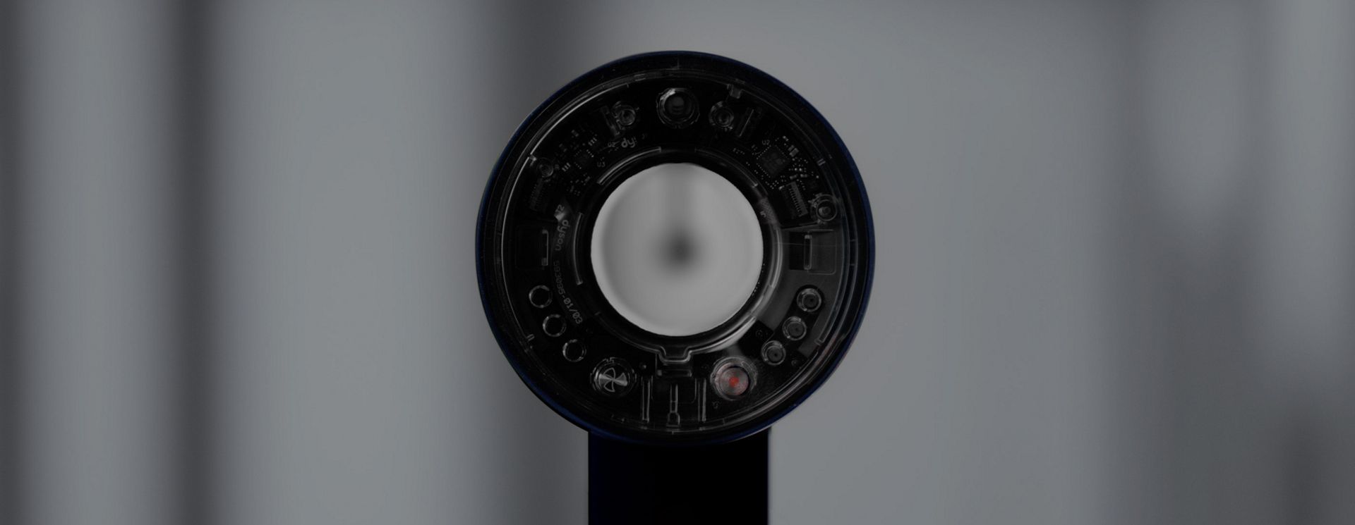 Lillakassinise Dyson Supersonicu video