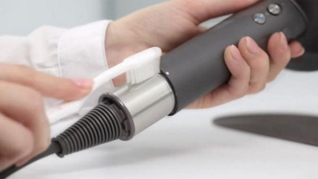 Cleaning the filter with a toothbrush