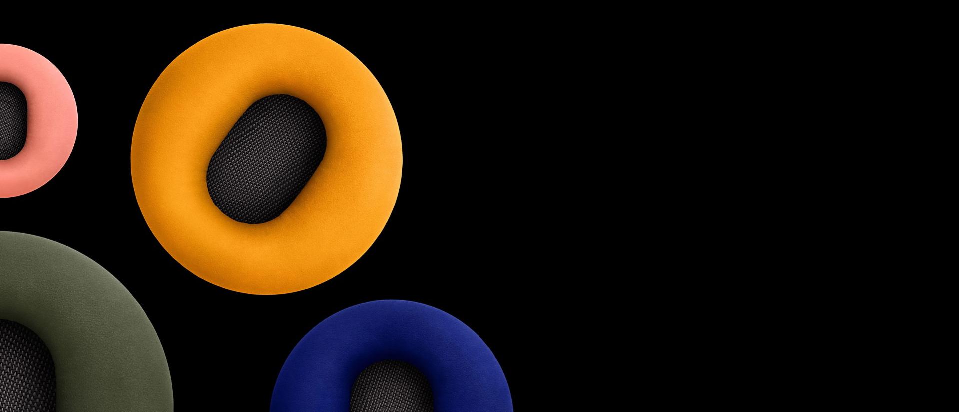 وسائد أذن عديدة لسماعات Dyson OnTrac بألوان مختلفة.