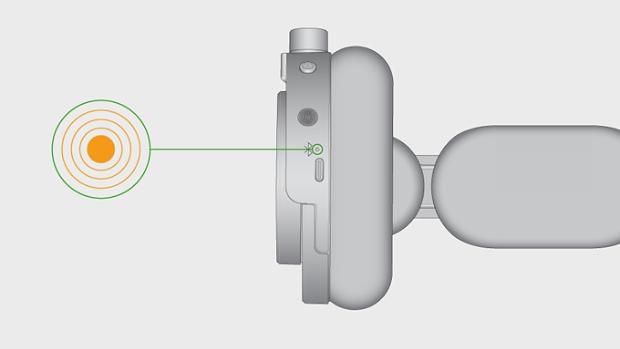 A drawing demonstrating how the Dyson OnTrac LED operates while charging.