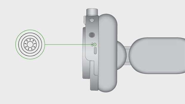 A drawing demonstrating how the Dyson OnTrac LED operates while an update is installing.