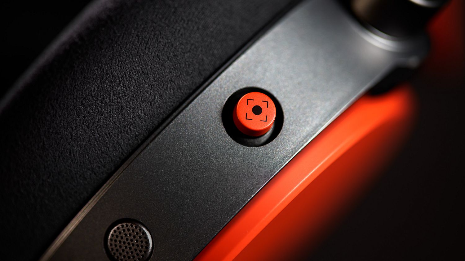 Dyson OnTrac™ CNC Copper Headphones | 55 Hour Battery | Dyson NZ