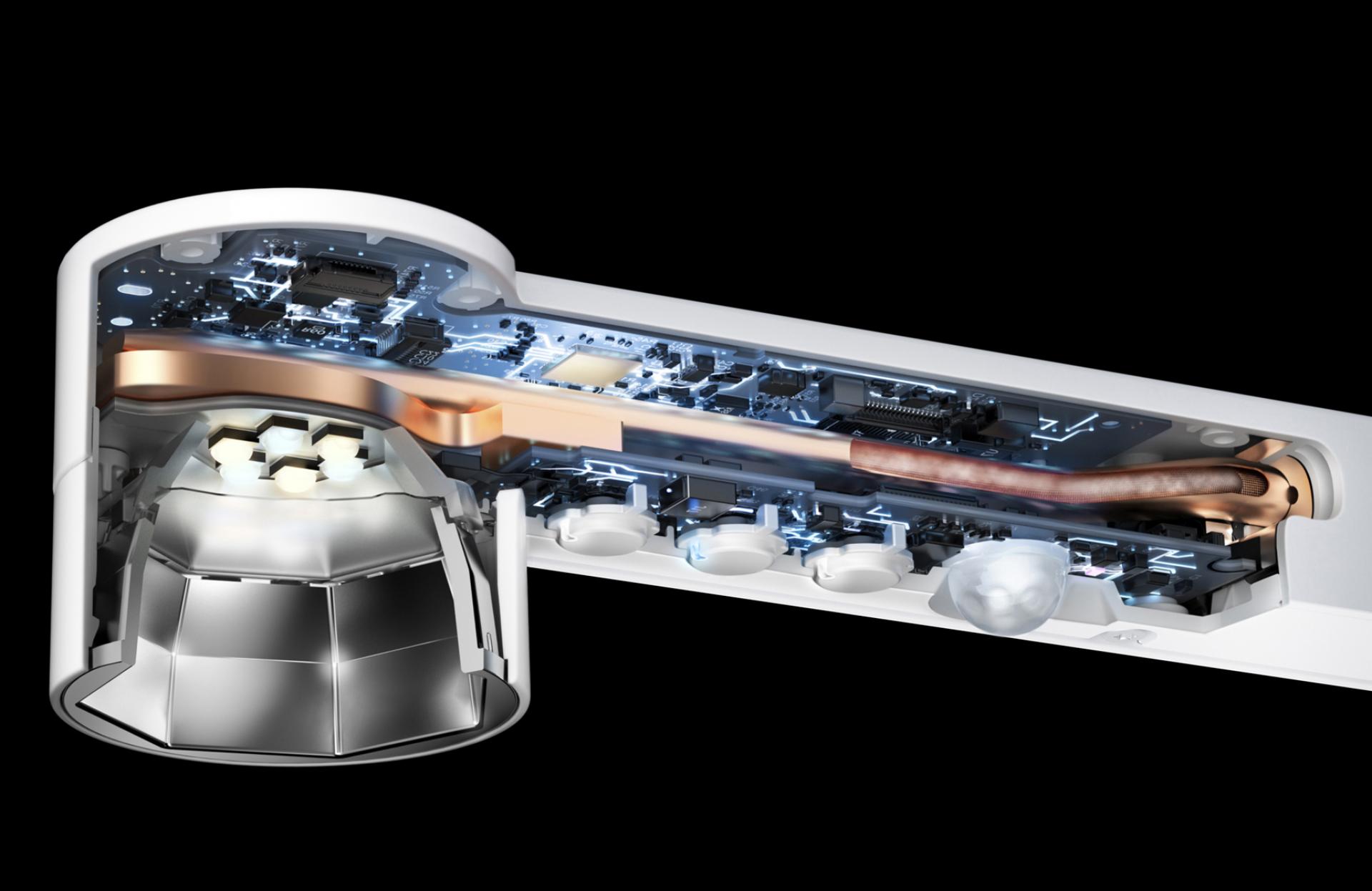 صورة مُقرَّبة لتقنية الأنابيب الحرارية المُستخدَمة داخل الرأس الضوئي لوحدة الإضاءة Dyson Solarcycle Morph