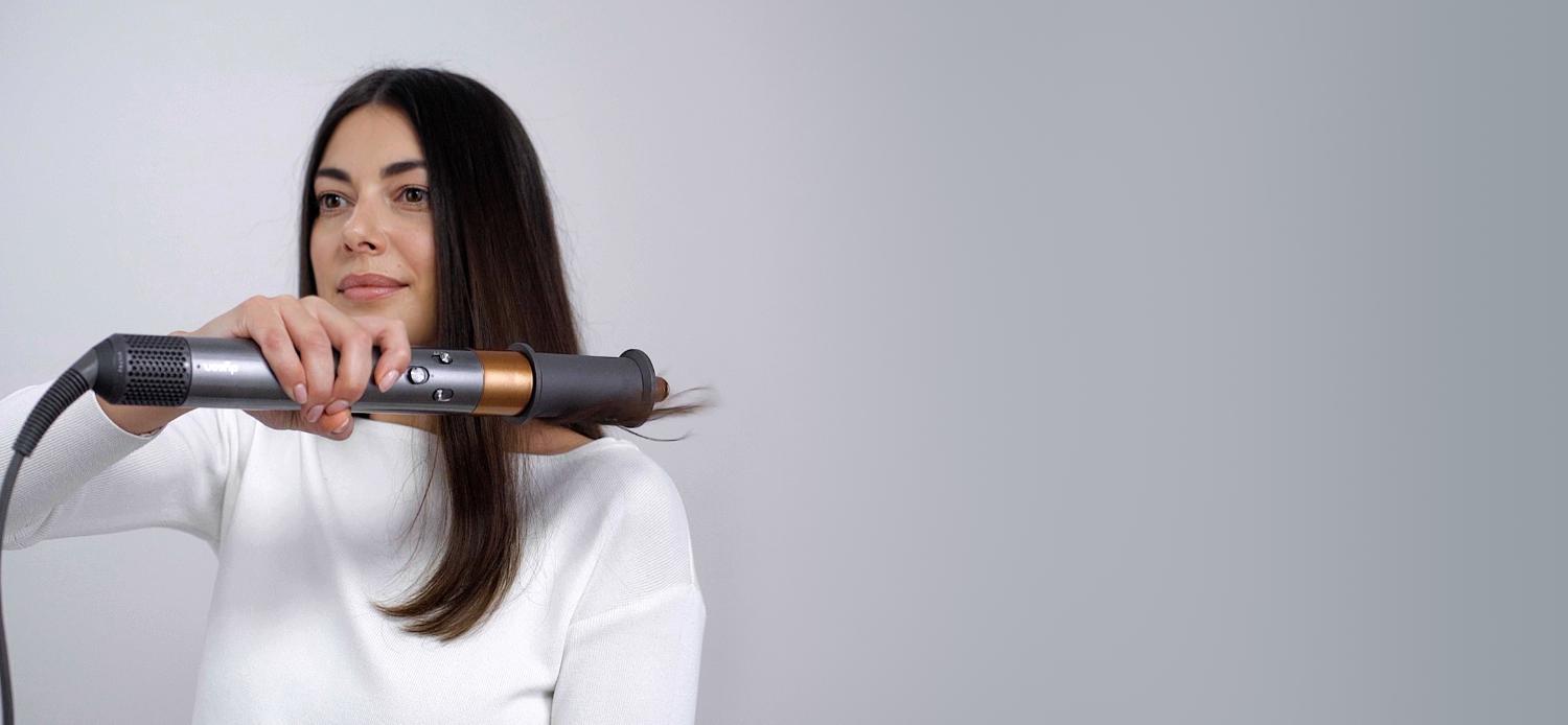 Video showing how to curl hair with the Dyson Airwrap™ styler