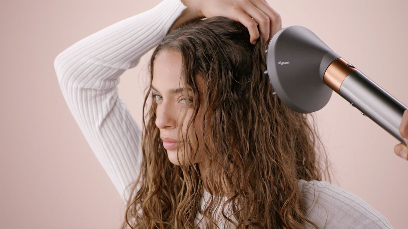 Dyson Airwrap™ MultiHaarstyler Customised für lockiges Haar