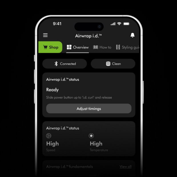Mobiiltelefoni ekraan, mis näitab, kuidas kuvatakse kehtivaid sätteid Airwrap i.d. multifunktsionaalse soenguseadme ja fööni kasutamise ajal.