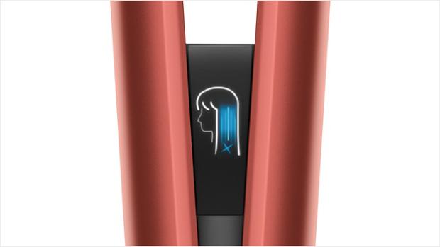 Dyson Airstrait'in Soğuk hava modunu gösteren LCD ekranının yakından görünümü.