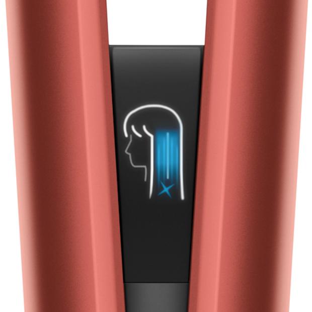 Seçilen ayarları gösteren Dyson Airstrait'in LCD ekranının yakından görünümü.