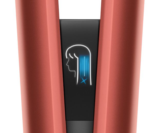 Seçilen ayarları gösteren Dyson Airstrait'in LCD ekranının yakından görünümü.