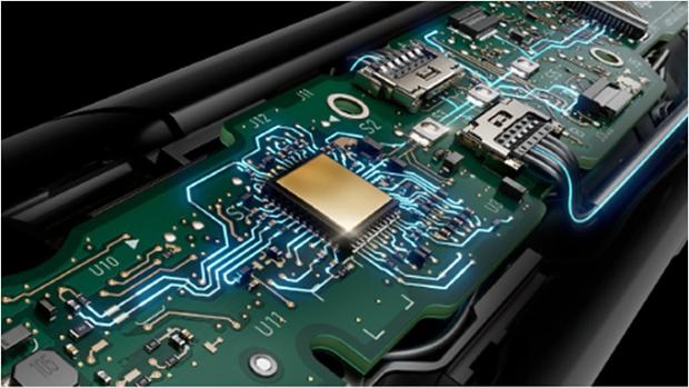 A detailed cutaway view of the inside of the Dyson Airstrait straightener, showing the heating system.