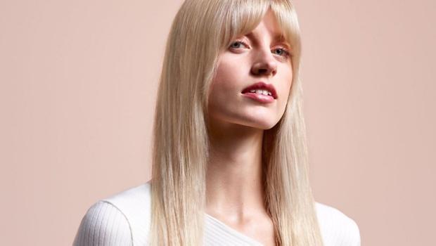 Model with long, blonde, dry hair.
